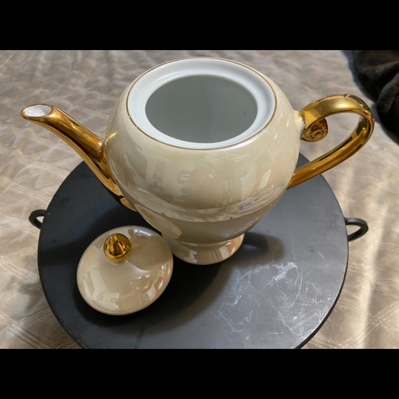 Teapot - Picture 2 of 4